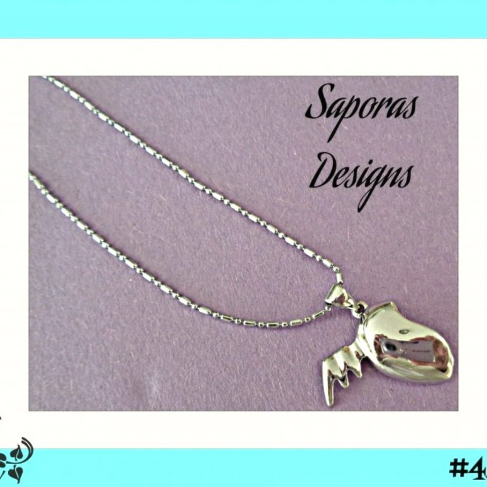 18KRP Half Heart & Angel Wing Design Necklace